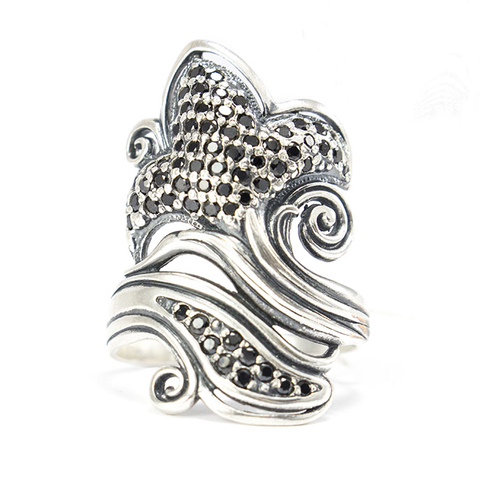 Серебряное кольцо Лилия с черными фианитами Арт. RN017SV